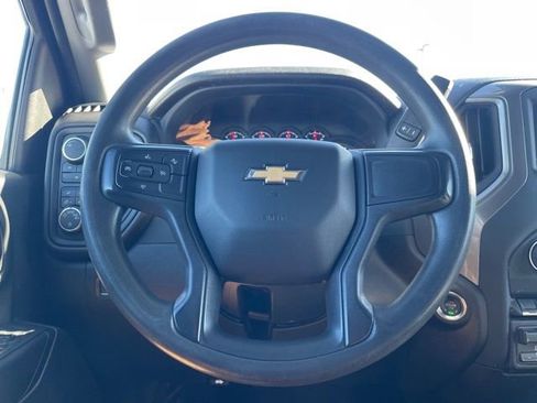 Used 2024 Chevrolet Silverado 2500 Custom w/ Custom Value Package image 10