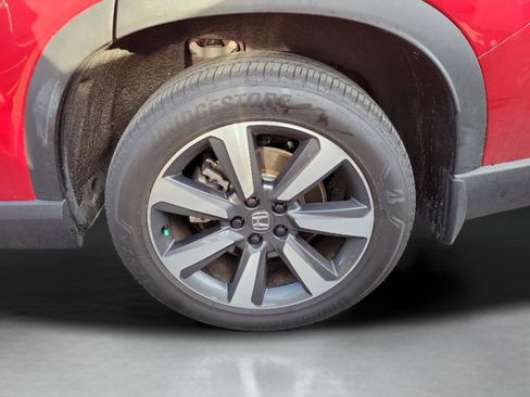 Certified 2025 Honda Pilot Touring image 25