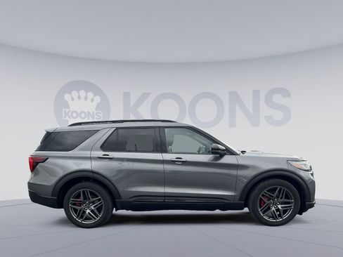 Used 2025 Ford Explorer ST AWD/4WD image 8