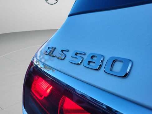 Certified 2025 Mercedes-Benz GLS 580 4MATIC image 31