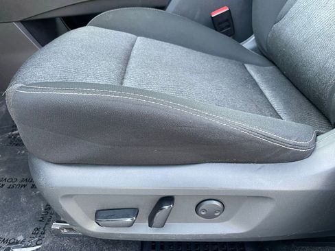 Used 2024 Nissan Rogue SV image 11