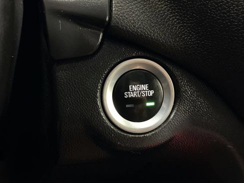 Certified 2018 Chevrolet Equinox LT FWD image 16