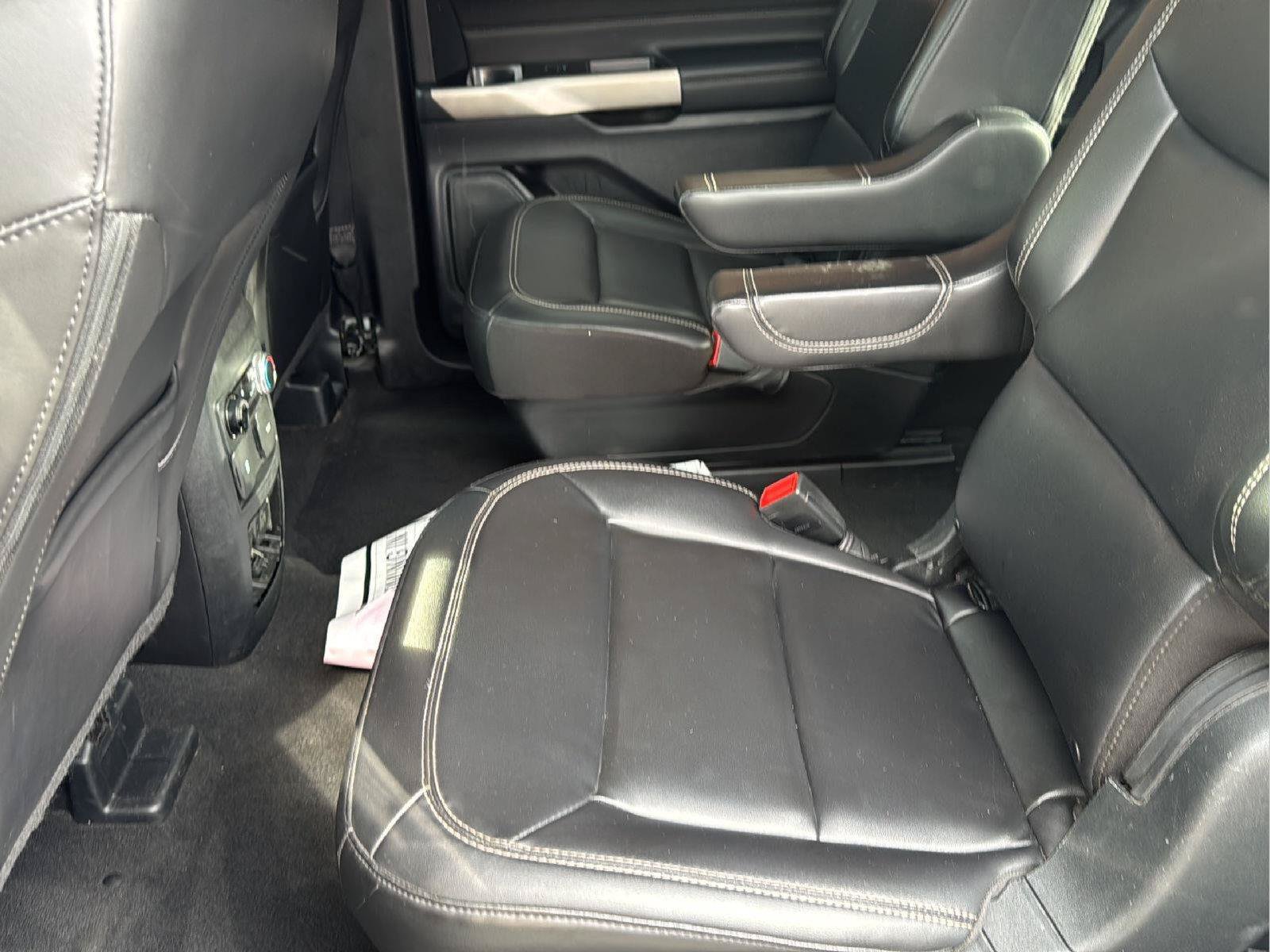 Used 2022 Ford Explorer XLT w/ Equipment Group 202A AWD/4WD image 22