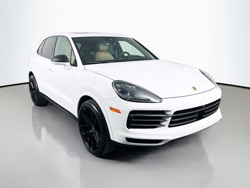 Used 2023 Porsche Cayenne S image 3
