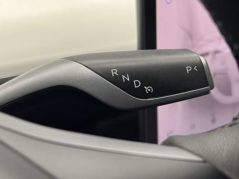 Used 2024 Tesla Model Y Long Range AWD/4WD image 21