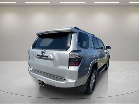 Used 2021 Toyota 4Runner SR5 Premium w/ Moonroof Package RWD image 11