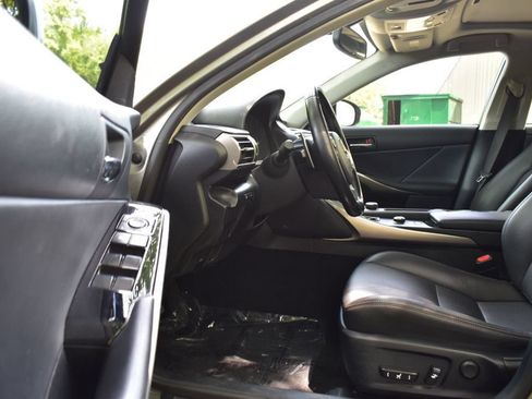 Used 2016 Lexus IS 200t RWD image 12