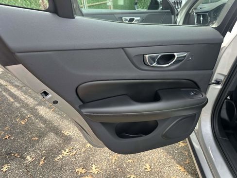 Certified 2022 Volvo S60 B5 Momentum w/ Premium Package image 18