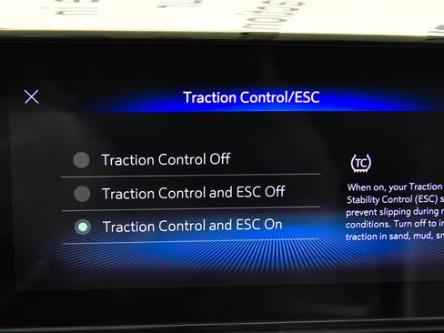 Used 2025 Chevrolet Trax LT w/ LT Convenience Package image 21