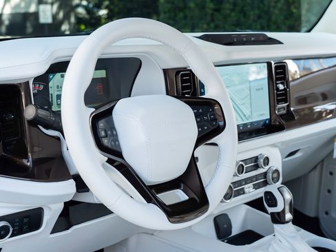 Used 2024 Ford Bronco Black Diamond image 27