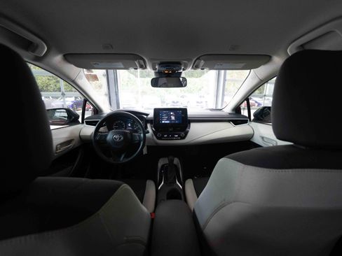 Used 2025 Toyota Corolla LE FWD image 19