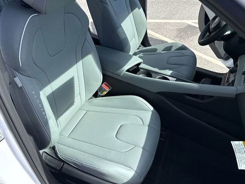 New 2025 Hyundai Elantra Limited w/ Cargo Package FWD image 19