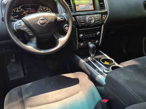 Used 2016 Nissan Pathfinder SV AWD/4WD image 18