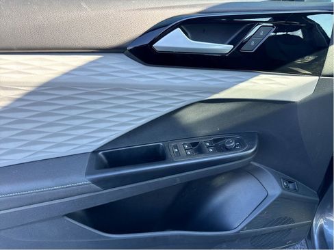 Used 2024 Volkswagen Taos S image 11