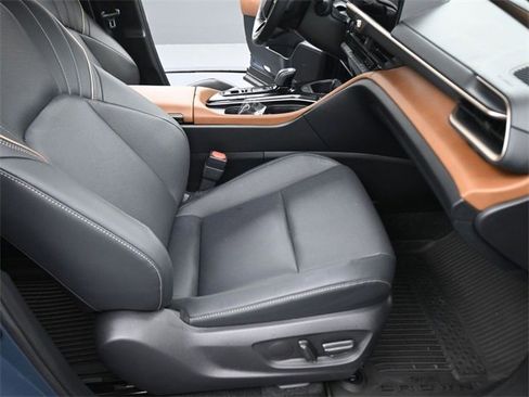 Used 2025 Toyota Crown Limited image 35