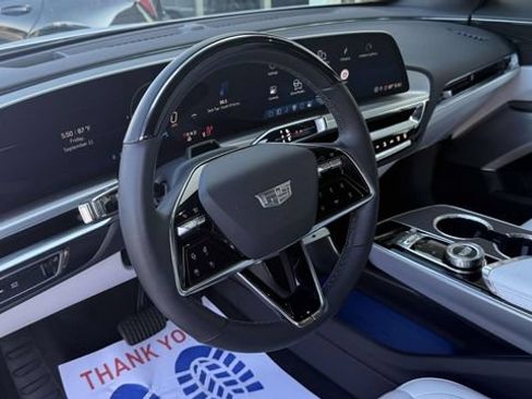 Certified 2024 Cadillac Lyriq Luxury AWD/4WD image 18