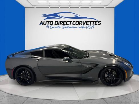 Used 2018 Chevrolet Corvette Stingray Coupe w/ Carbon Flash Badge Package RWD image 6