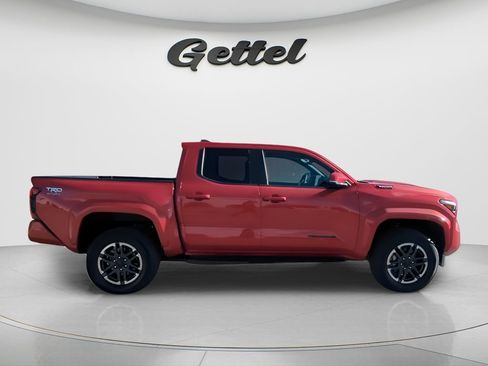Used 2024 Toyota Tacoma TRD Sport w/ TRD Sport Upgrade Package image 9