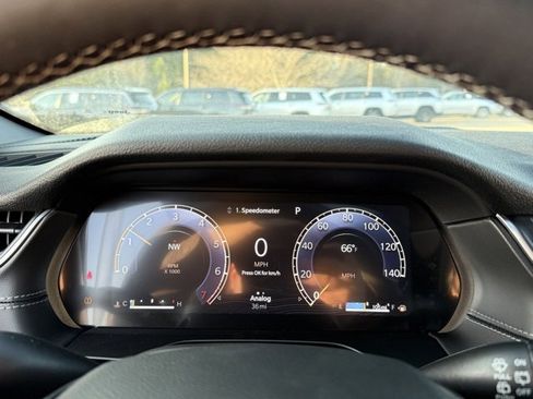 New 2025 Jeep Grand Cherokee Laredo w/ Luxury Tech Group I image 18