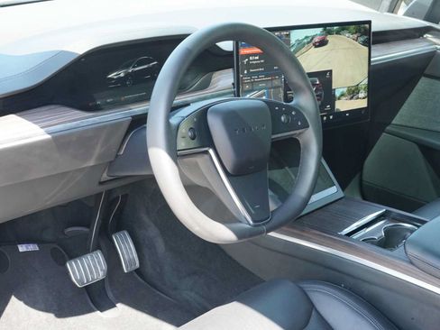 Used 2024 Tesla Model X AWD/4WD image 3