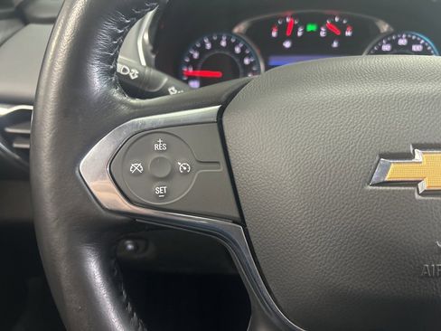 Used 2021 Chevrolet Traverse LT w/ LT Premium Package image 17