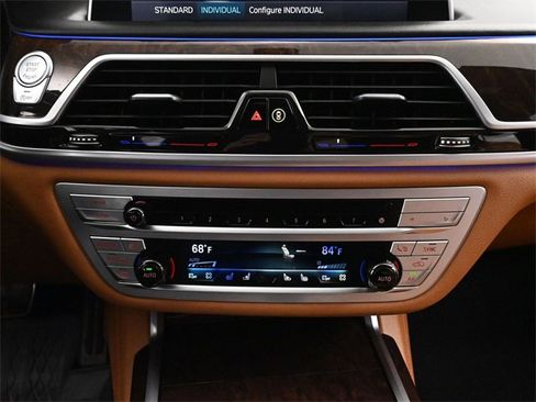 Used 2022 BMW 750i xDrive 750i xDrive w/ Executive Package image 43