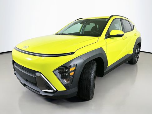 Used 2024 Hyundai Kona SEL FWD image 3