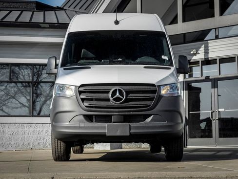 Used 2026 Mercedes-Benz Sprinter 2500 image 5