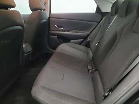 Used 2023 Hyundai Elantra SE image 18