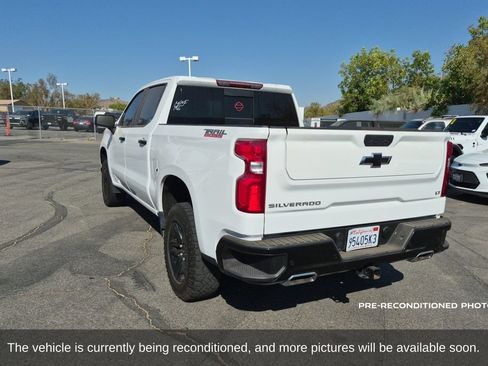 Used 2022 Chevrolet Silverado 1500 LT Trail Boss w/ Convenience Package II AWD/4WD image 8