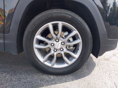 Used 2024 GMC Terrain SLT image 16