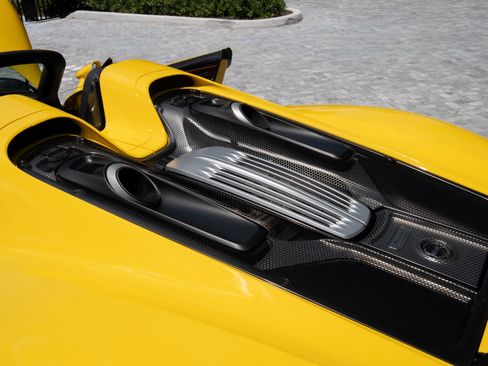 Used 2015 Porsche 918 Spyder AWD/4WD image 86
