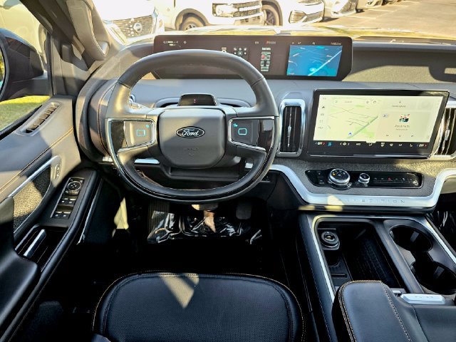 Used 2025 Ford Expedition Tremor AWD/4WD image 33