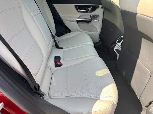 Used 2026 Mercedes-Benz GLC 300 image 28