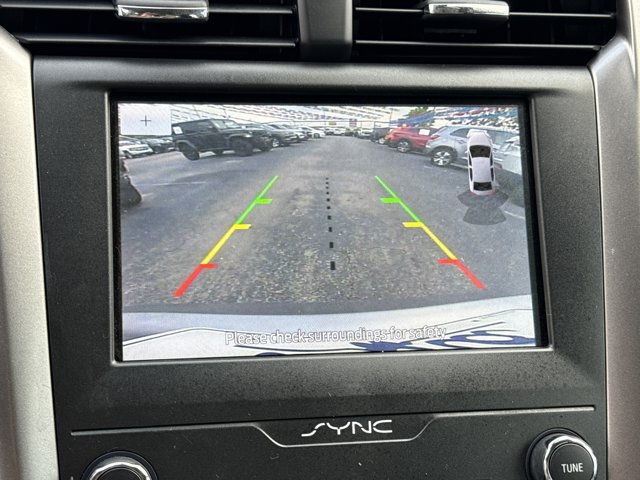Used 2020 Ford Fusion SE FWD image 28
