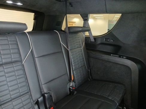 Certified 2022 Cadillac Escalade ESV Sport Platinum w/ LPO, Floor Liner Package AWD/4WD image 16