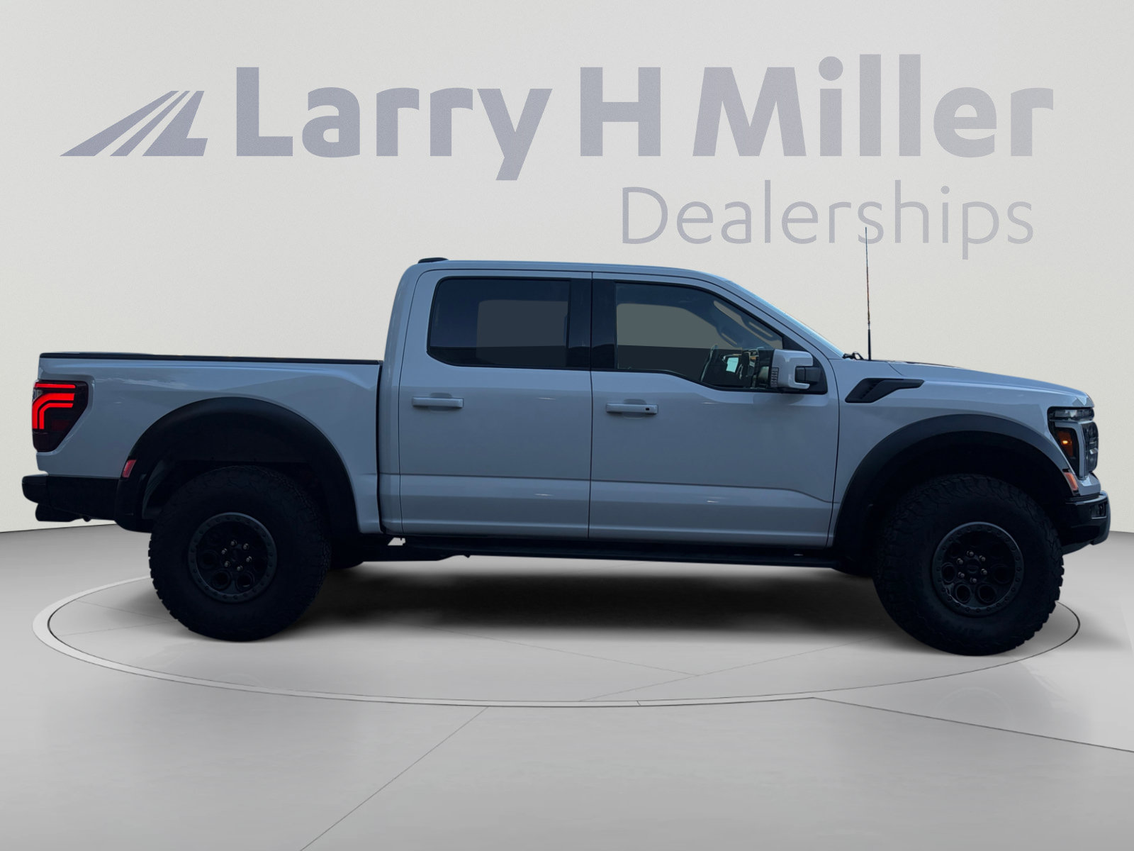 Used 2025 Ford F150 Raptor AWD/4WD image 6