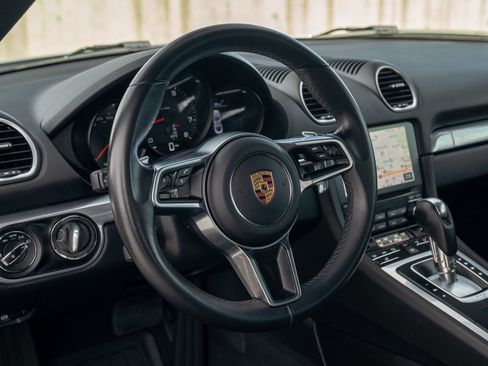 Used 2018 Porsche 718 Cayman RWD image 18