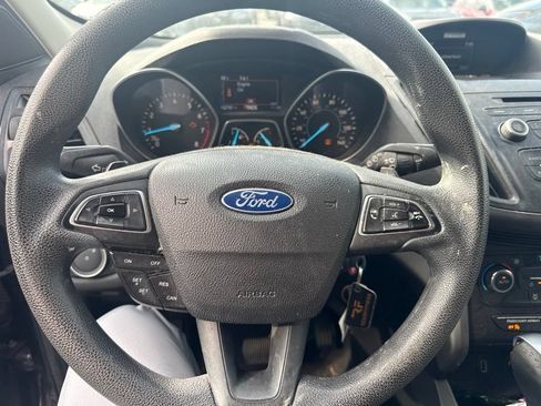Used 2017 Ford Escape SE FWD image 9