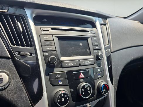 Used 2014 Hyundai Sonata SE FWD image 17