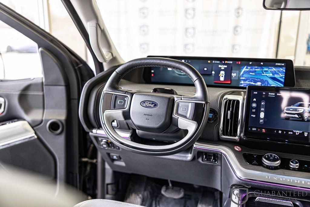 Used 2025 Ford Expedition Platinum AWD/4WD image 38