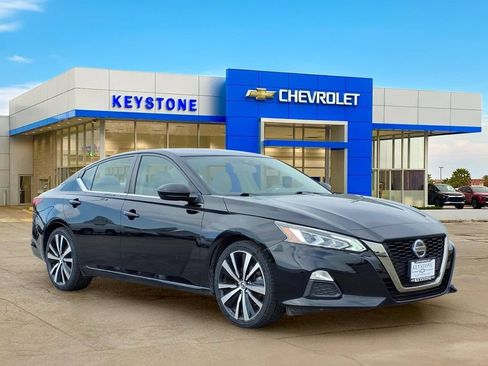 Used 2020 Nissan Altima 2.5 SR FWD image 1