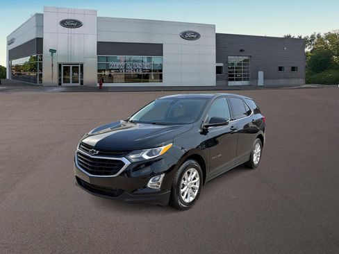 Used 2019 Chevrolet Equinox LT w/ Driver Convenience Package FWD image 4