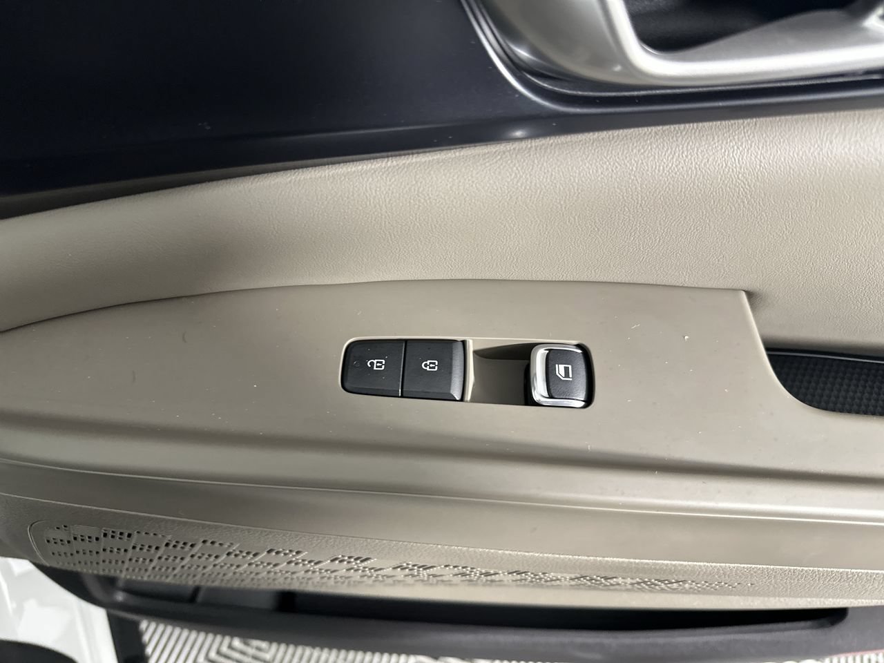 Certified 2026 Kia Carnival FWD image 13