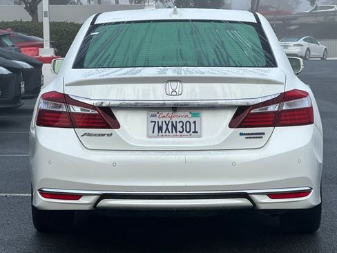 Used 2017 Honda Accord Touring image 5