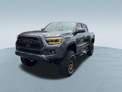 Used 2023 Toyota Tacoma TRD Off-Road w/ Technology Package AWD/4WD image 9