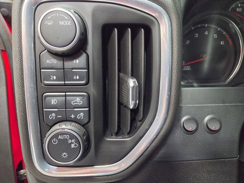 Used 2022 Chevrolet Silverado 1500 LT Trail Boss w/ Bed Protection Package AWD/4WD image 31