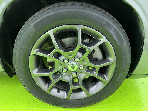 Used 2018 Dodge Challenger GT AWD/4WD image 15