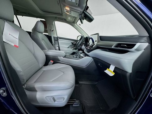New 2026 Toyota Highlander XLE image 27