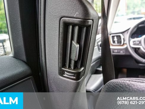 Used 2022 Volvo XC60 B5 Momentum w/ Advanced Package FWD image 34
